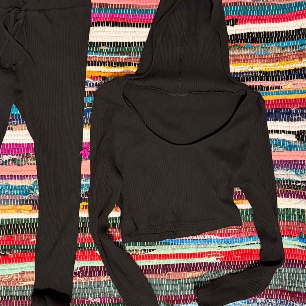 Women's Black Ribbed Knit Set - Picture 6 of 8
